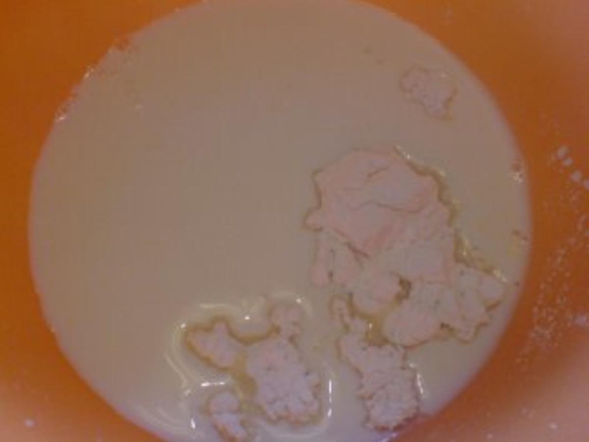Quarkcreme mit marinierten Erdbeeren oder Rhabarberkompott - einfach ...
