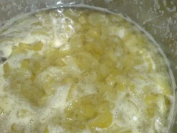 Rezept: Quarkcreme mit marinierten Erdbeeren oder Rhabarberkompott Bild Nr. 12 Quarkcreme mit marinierten Erdbeeren oder Rhabarberkompott - Rezept - Bild Nr. 12