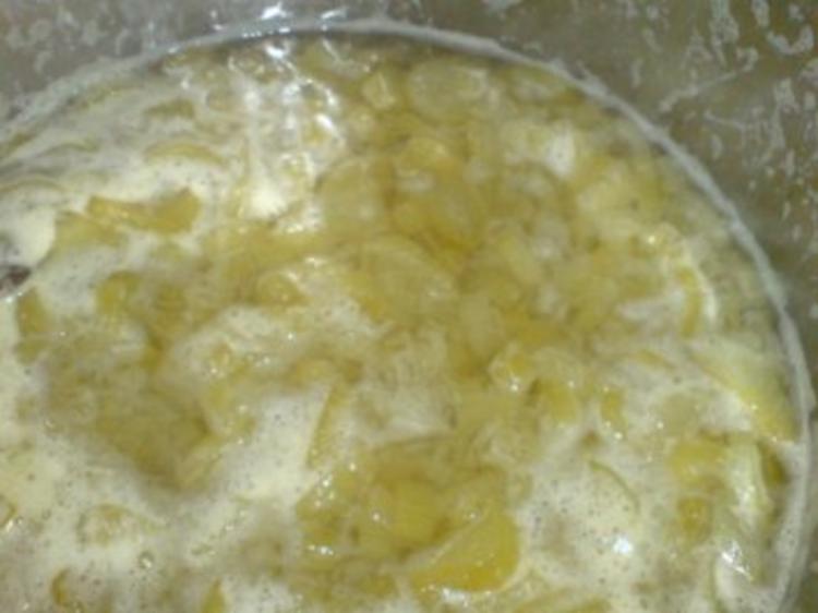 Quarkcreme mit marinierten Erdbeeren oder Rhabarberkompott - einfach ...