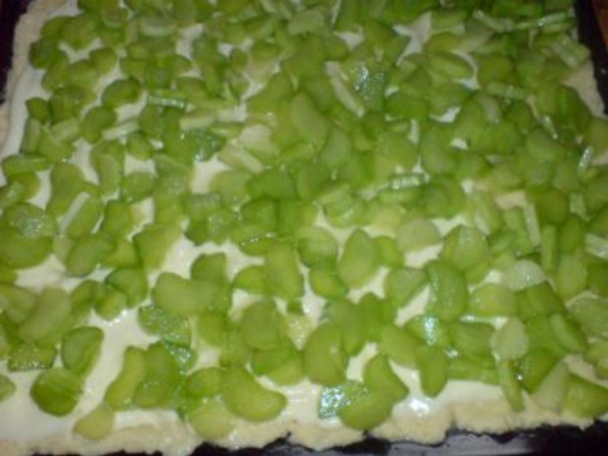 Rhabarberkuchen mit Puddingcreme - einfach - von loewe_bs