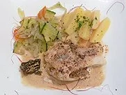 Steinbeißer in Morchelrahm auf Gemüsestreifen mit Gewürzsudkartoffeln - Rezept - Bild Nr. 2