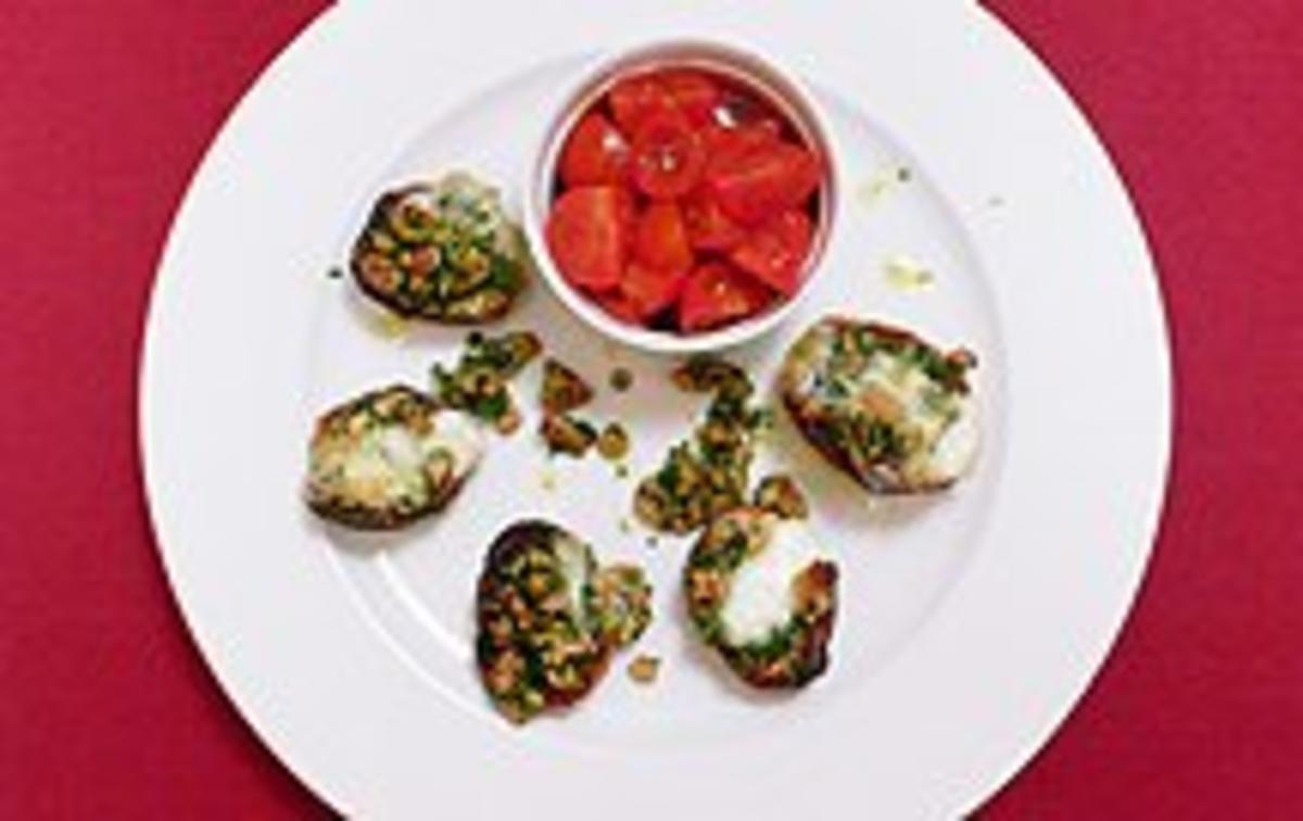 Blechkartoffel mit Walnusspesto und Tomatensalat - Rezept - Bild Nr. 2