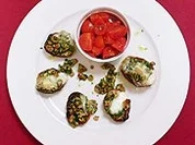 Blechkartoffel mit Walnusspesto und Tomatensalat - Rezept - Bild Nr. 2