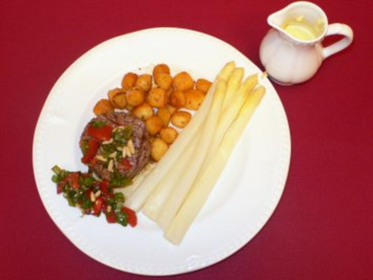Spargel mit Sauce Hollandaise, Pommes Parisiennes und Tatarsteak -
Rezept von Das perfekte Dinner