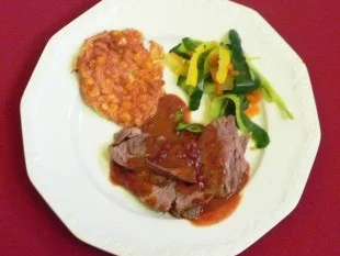 Keule vom Heidschnuckenlamm mit Maisplätzchen u. Gemüsejuliennes - Rezept - Bild Nr. 2