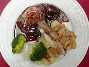 Filet Porthos an Portweinpflaumen-Soße mit Gratin Dauphin - Rezept - Bild Nr. 2
