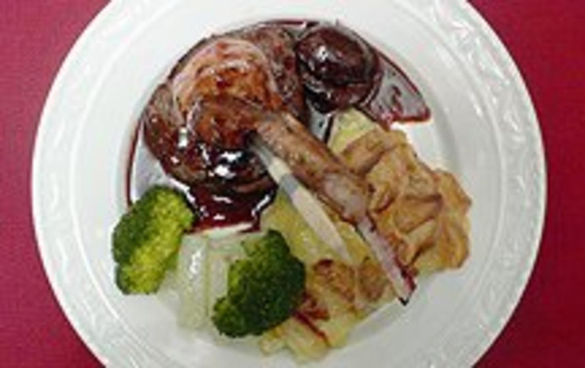 Bilder für Filet Porthos an Portweinpflaumen-Soße mit Gratin Dauphin - Rezept