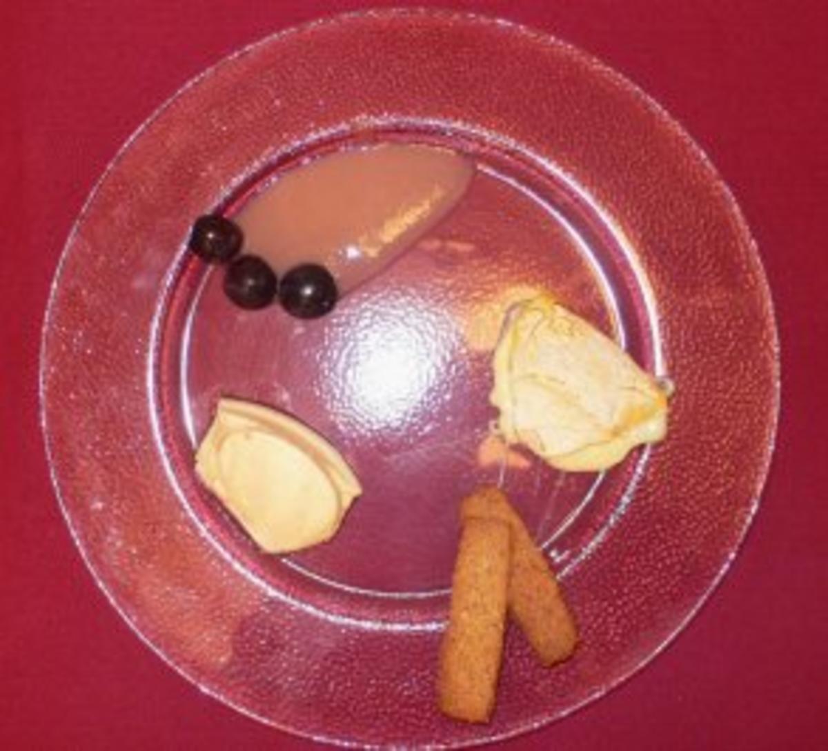 Reblochon auf Traubensoße, Perche Noisette und Nocken von Kir-Royal-Creme - Rezept - Bild Nr. 2