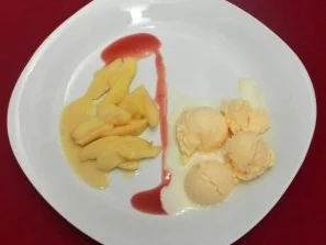 Rezept: Vanilleeis an Apfel-Wacholder-Sahne Bild Nr. 2 Vanilleeis an Apfel-Wacholder-Sahne - Rezept - Bild Nr. 2