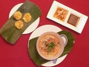 Sauer-scharfe Suppe mit Meeresfrüchten und gerösteten Wan Tans - Rezept - Bild Nr. 2