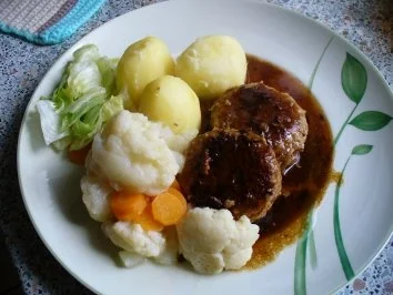 Rezept: Kleine Buletten, Kartoffeln, Mischgemüse und grüner Salat Bild Nr. 8 Kleine Buletten, Kartoffeln, Mischgemüse und grüner Salat - Rezept - Bild Nr. 8