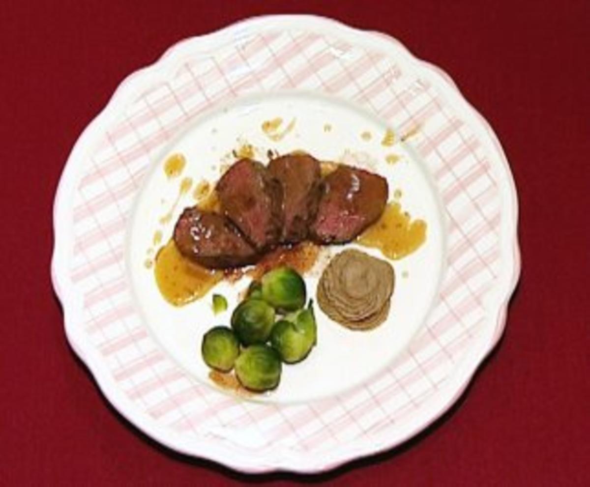 Bilder für Hirschrückensteak mit Maronenpüree und Rosenkohl - Rezept