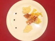 Blutwurst-Kartoffel-Türmchen auf Friséesalat mit Calvados-Äpfelchen - Rezept