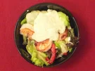 Gemischter Salat mit dem Besten aus dem Meer und frischem Joghurtdressing - Rezept - Bild Nr. 2