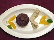 Semifreddo di torrone mit lauwarmem Schokoladenkuchen - Rezept - Bild Nr. 2