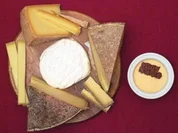 Schweizer Käse-Auswahl und Orangenlikörparfait - Rezept - Bild Nr. 2