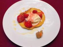 Vanilleeis mit karamellisierten Erdbeeren in Pfannkuchen - Rezept - Bild Nr. 2