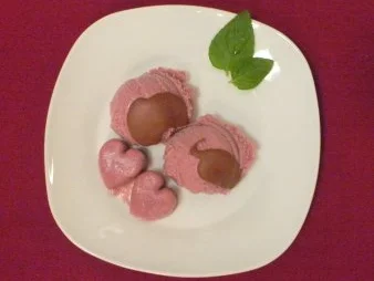 Rezept: Rotweineis mit Minze Bild Nr. 2 Rotweineis mit Minze - Rezept - Bild Nr. 2