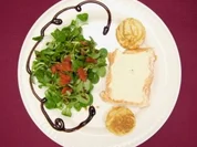 Parfait der Räucherforelle mit Blinis auf Salat - Rezept - Bild Nr. 2