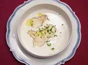 Sellerie-Apfel-Samtsuppe mit Macadamiacreme und Trüffel - Rezept - Bild Nr. 2