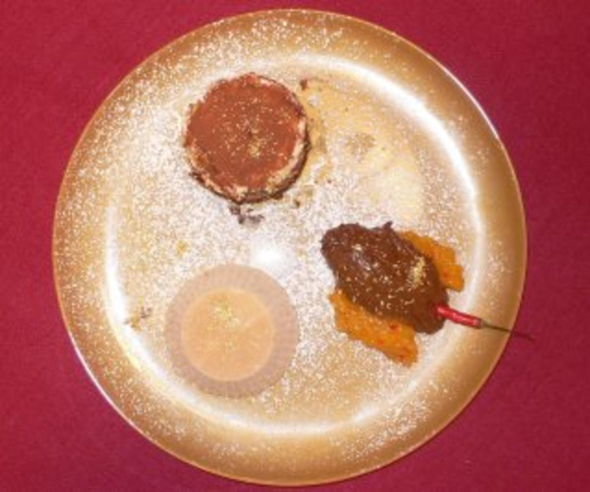 Variationen aus Lebkuchen und Mousse au Chocolat mit Goldflocken - Rezept - Bild Nr. 2