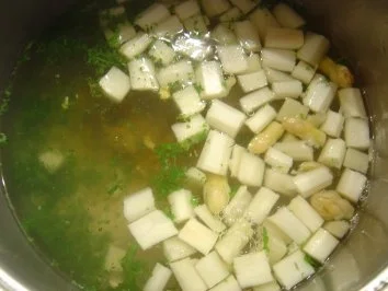 Spargelsuppe "klar" mit Parmesan-Eierstich - Rezept - Bild Nr. 4
