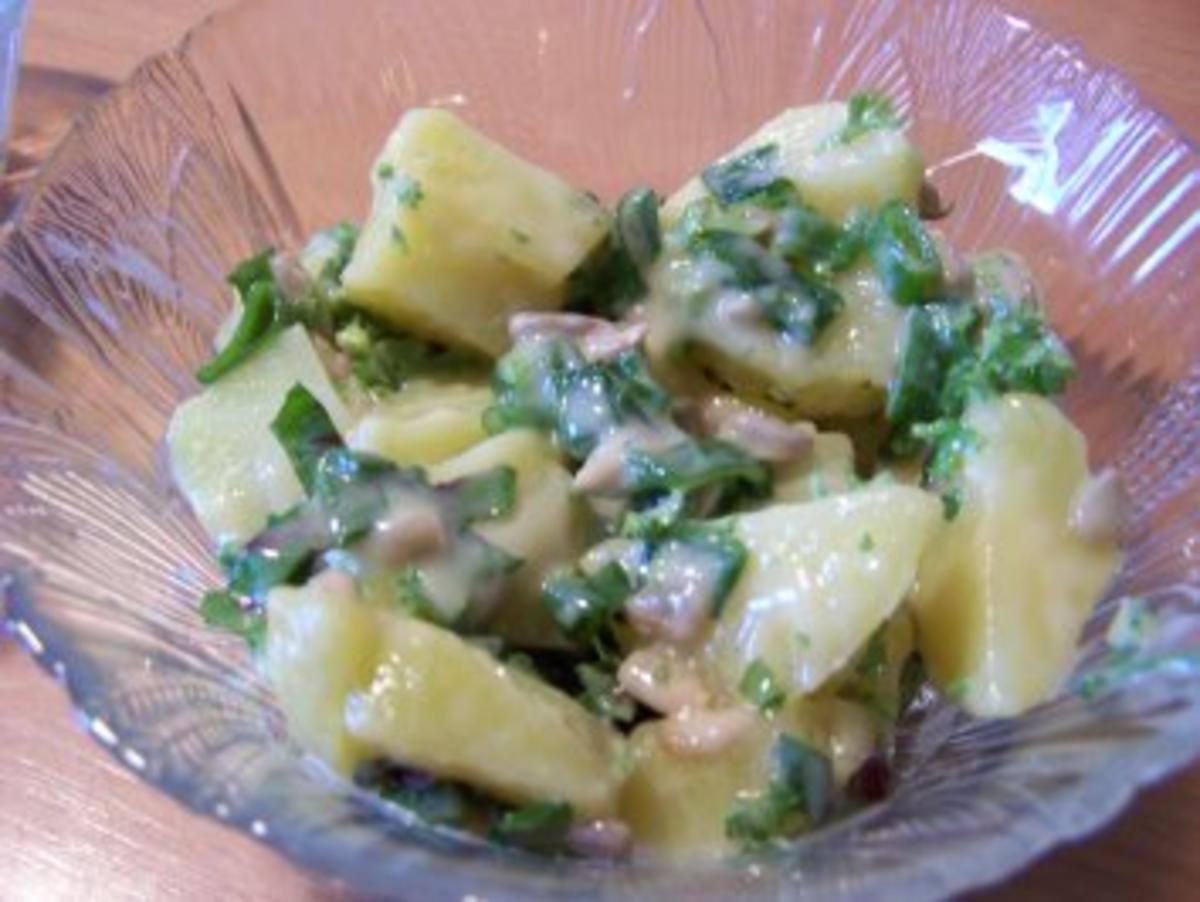 Kartoffelsalat mit Frühlingskräutern - Rezept - Bild Nr. 2