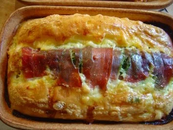 Rezept: Mini-Spargel-Auflauf mit Schinken, Käse und Bärlauch-Basilikum-Pesto s. Rezept Mini-Spargel-Auflauf mit Schinken, Käse und Bärlauch-Basilikum-Pesto s. Rezept - Rezept