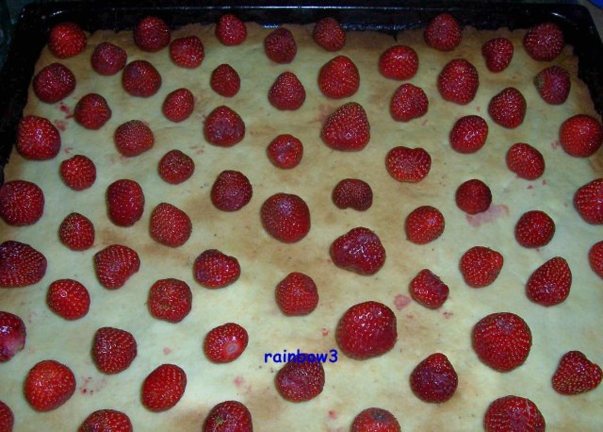 Backen: Kuchen mit versteckten Erdbeeren - Rezept - Bild Nr. 4