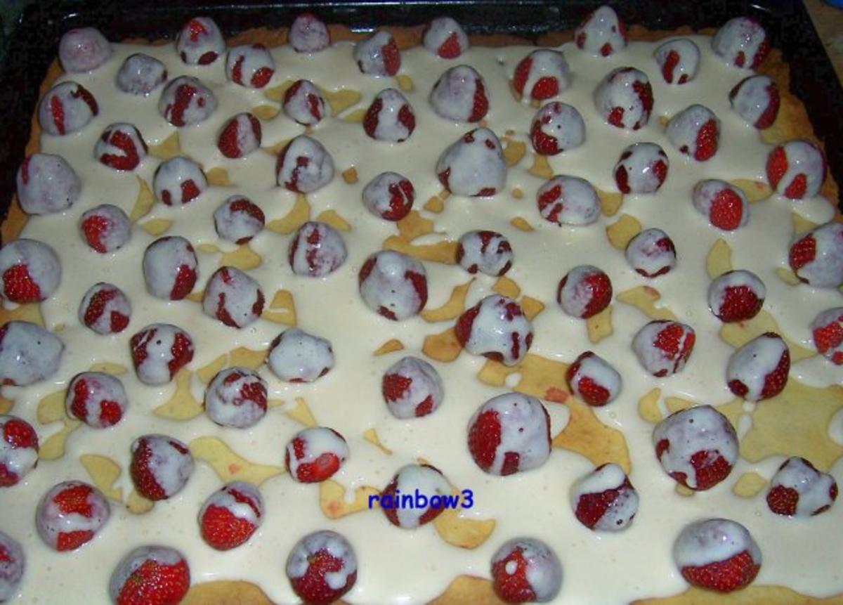 Backen: Kuchen mit versteckten Erdbeeren - Rezept - Bild Nr. 5