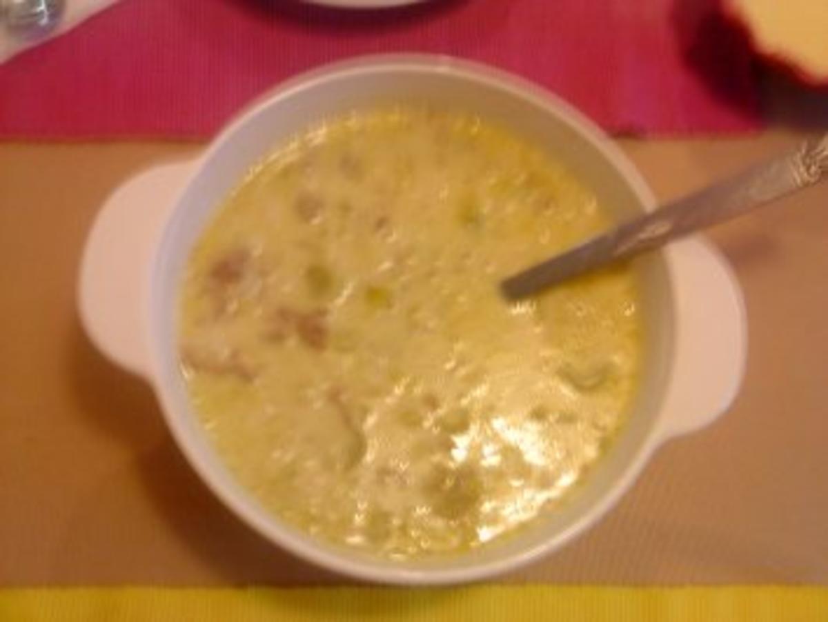 Bilder für Lauchsuppe mit Hackfleisch und Stangen Lauch - Rezept