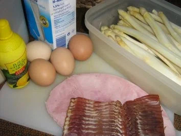 Rezept: Spargel im Teigmantel frittiert mit zweierlei Schinken Bild Nr. 2 Spargel im Teigmantel frittiert mit zweierlei Schinken - Rezept - Bild Nr. 2