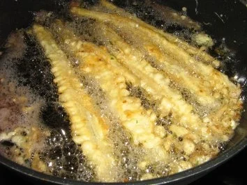 Rezept: Spargel im Teigmantel frittiert mit zweierlei Schinken Bild Nr. 5 Spargel im Teigmantel frittiert mit zweierlei Schinken - Rezept - Bild Nr. 5