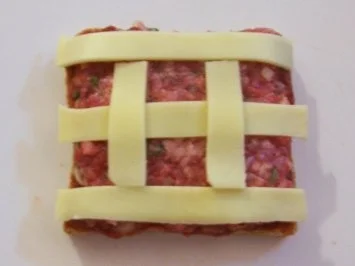 Zwischensnack: Hackfleisch-Toast, überbacken - Rezept - Bild Nr. 4