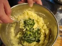 Rezept: Stielmus mit Fleischpflanzerl Bild Nr. 24 Stielmus mit Fleischpflanzerl - Rezept - Bild Nr. 24