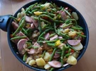 Kartoffelpfanne mit Gemüse und Wurst - Rezept