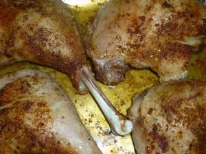 Rezept: Fruchtige Gänsekeulen mit Rahmkohlrabi im Rucolanest an Salzkartoffeln Bild Nr. 2 Fruchtige Gänsekeulen mit Rahmkohlrabi im Rucolanest an Salzkartoffeln - Rezept - Bild Nr. 2