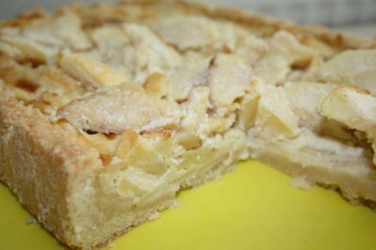 Kuchen: Apfel und Marzipan in Teigrechteck - Rezept