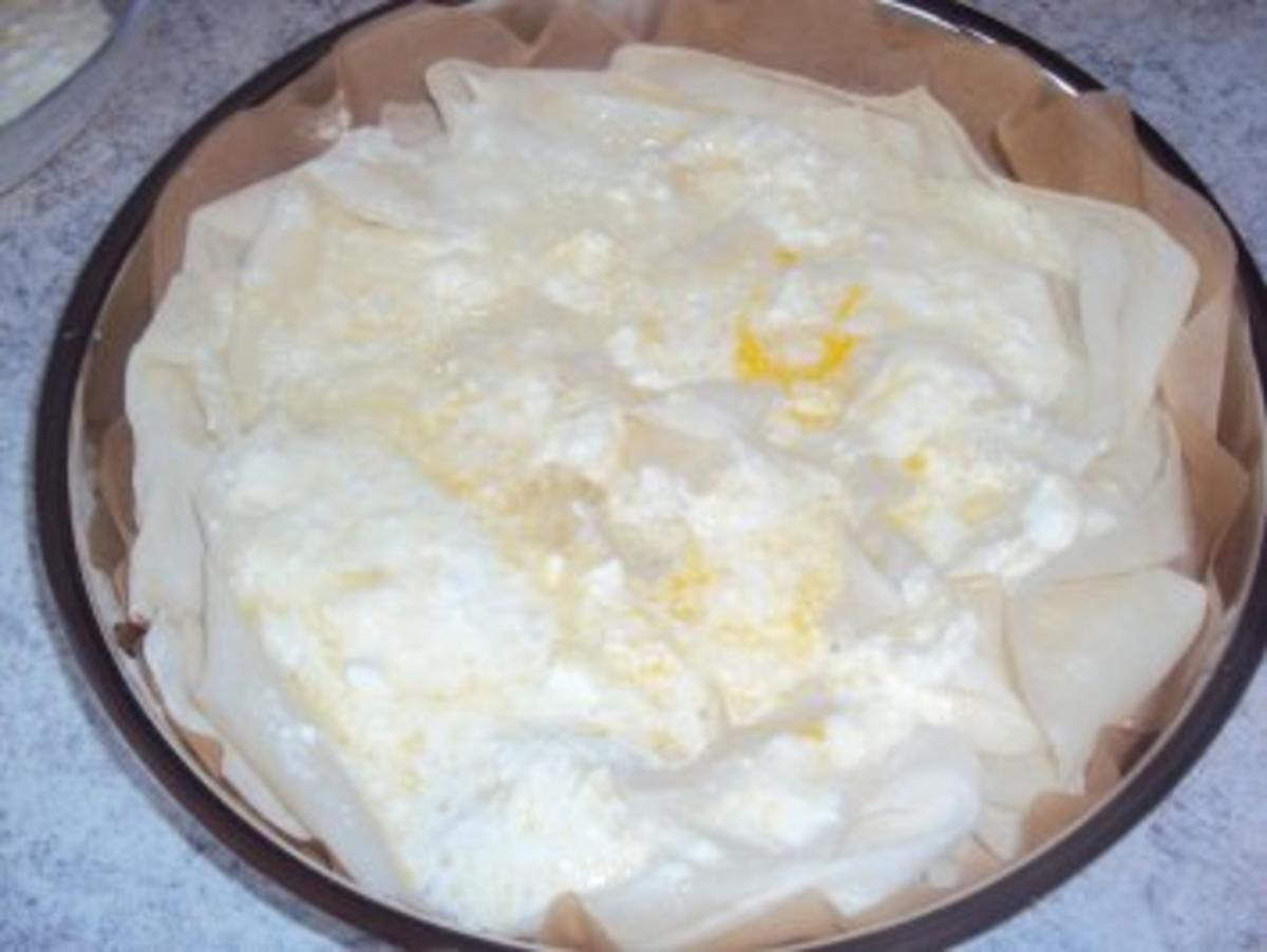 Schicht Yufka mit weißem Käse - Rezept - kochbar.de