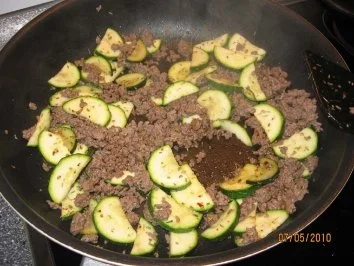 Zucchini Hack Pfanne mit Nudeln - Rezept - Bild Nr. 5