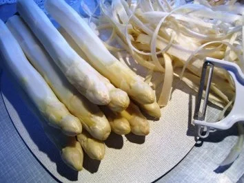 Spargel mit leicht gebräunter Butter ... - Rezept - Bild Nr. 2