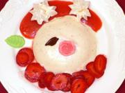 Joghurtpudding mit in Rosenlikör marinierten Erdbeeren - Rezept