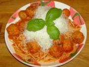 Susi & Strolch Pasta oder Hackfleischbällchen mit Tomatensauce und Spaghetti - Rezept