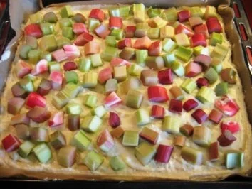 Rezept: Rhabarberkuchen vom Blech Bild Nr. 7 Rhabarberkuchen vom Blech - Rezept - Bild Nr. 7