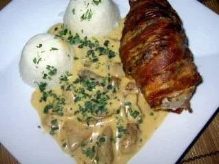 Rosmarin-Hähnchenbrust im Speckmantel an Steinpilzrahmsauce - Rezept - Bild Nr. 7