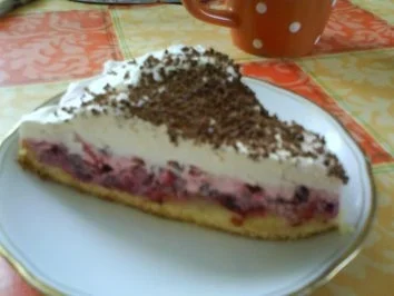 Rezept: Preißelbeer-Sahnetorte Bild Nr. 2 Preißelbeer-Sahnetorte - Rezept - Bild Nr. 2