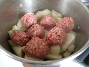 Rezept: Hackbällchen auf Kohlrabimus (Bilder sind eingestellt) Bild Nr. 3 Hackbällchen auf Kohlrabimus (Bilder sind eingestellt) - Rezept - Bild Nr. 3