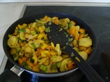 Rezept: Bratkartoffeln & Schmorwurst Bild Nr. 3 Bratkartoffeln & Schmorwurst - Rezept - Bild Nr. 3