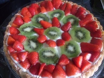 Rezept: Meine schnelle Erdbeer Kiwi Torte Bild Nr. 2 Meine schnelle Erdbeer Kiwi Torte - Rezept - Bild Nr. 2