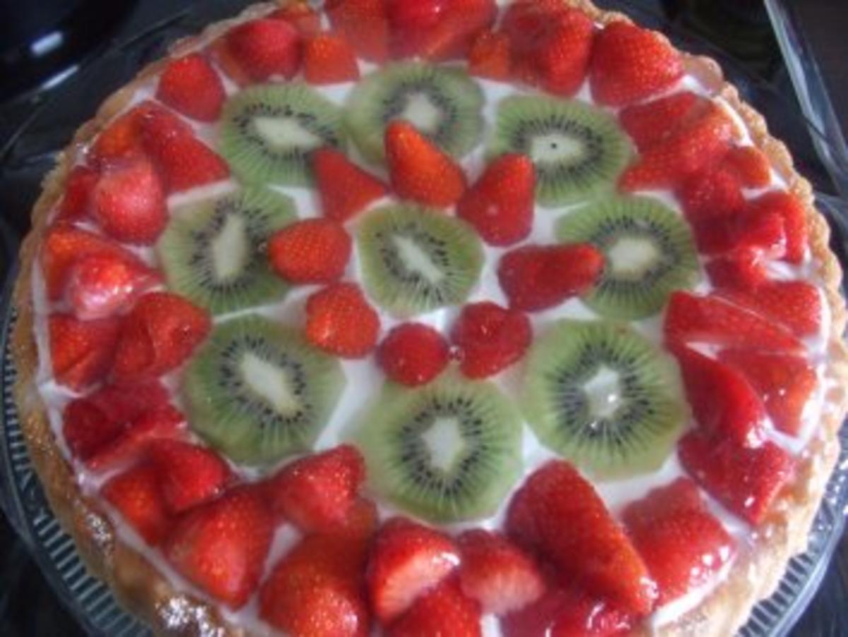 Meine schnelle Erdbeer Kiwi Torte - Rezept